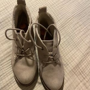 White mountain brand booties! Fully lined for those cold days!